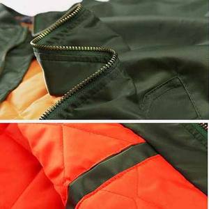 Chaqueta Bomber Ligera y Ajustada para Hombre, Chaqueta Bomber de Vuelo Clásica, Cómoda, con Bordado Personalizado al por Mayor - Product Image 3