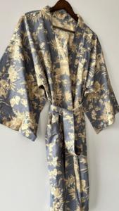 เสื้อคลุมกิโมโนผ้าฝ้ายลายดอกไม้สีเบจแสนสวยเสื้อคลุมยาวถึงเข่าทำจากผ้าฝ้าย100% มีคุณสมบัติกันความร้อนจัดส่งด่วนสำหรับฤดูหนาว - Product Image 2