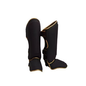 Espinilleras de Cuero 100% Profesionales para Entrenamiento de Muay Thai y Kickboxing - Protección Ligera de Pakistán - Product Image 3