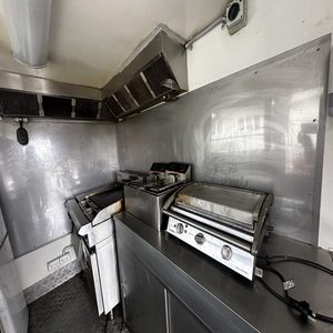 Carrito móvil de cocina completa para barbacoa, camión de comida para aperitivos y café con comida rápida, helado, perritos calientes hechos de aluminio duradero a la venta - Product Image 3