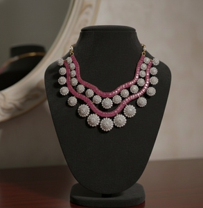Ensemble collier ras de cou en diamant rose royale, composé de pierres roses et blanches de qualité supérieure, fabriqué à la main par des artisans expérimentés - Product Image 1