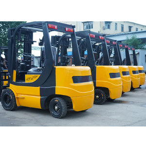 Chariot élévateur diesel de 3 tonnes avec capacité de levage de 3000kg pour les applications extérieures et industrielles à usage intensif - Product Image 3