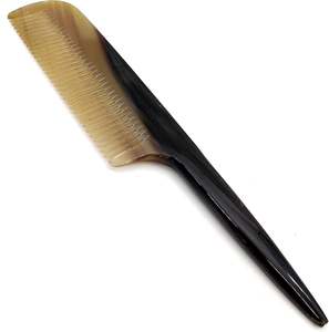 Peigne léger en corne anti-frisottis pour des cheveux lisses et brillants doux pour la peau-Design animal élégant - Product Image 5