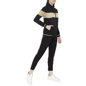 2024 Slim Fit Premium Qualité Femmes 2 Pièces Style Hip Hop Survêtement Ensemble À Capuche avec Logo Personnalisé Imprimer pour la Vente D'hiver - Product Image 4