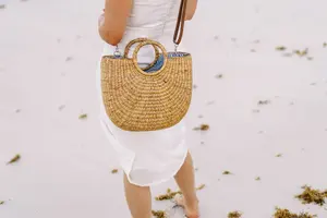 Nouveaux modèles de sacs à main en jonc de mer pour femmes avec design tissé fait à la main personnalisé OEM fait à la main au Vietnam meilleur prix - Product Image 4