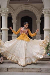 Colección Navratri Lehenga Choli 2025 - Ropa de Fiesta Moderna Reversible, Completamente Cosida, Tela de Algodón y Trabajo Kora - Product Image 3