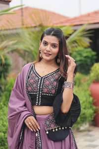 Lancement de la nouvelle collection moderne de lehenga choli de fête avec dupatta en pur coton et dentelle à miroirs lourds - Product Image 5