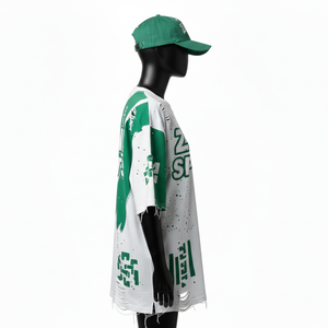 T-shirt oversize pour femme en jersey de coton premium 220 GSM, blanc avec empiècements verts, style streetwear, impression sérigraphique, logo personnalisé, t-shirt en coton pour femme - Product Image 3