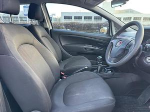 รถยนต์มือสอง FIAT PUNTO 1.2 ปี 2012 พวงมาลัยซ้าย/ขวา - Product Image 4