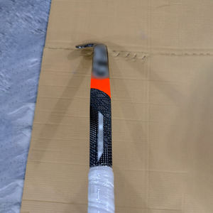 ไม้ฮอกกี้คาร์บอนไฟเบอร์คุณภาพสูง พร้อมโลโก้และสีที่ปรับแต่งได้ - บริการ OEM แบรนด์ส่วนตัว ราคาดีที่สุด สำหรับใช้งานกลางแจ้ง - Product Image 6