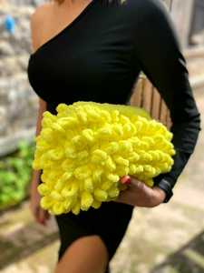 Sac fait main à tricoter femmes Teddy embrayages sac gonflé Crochet pochette moelleuse sacs sac à main sac à main nuage embrayage Shaggy jaune foncé - Product Image 3