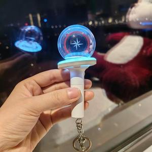 Venta al por mayor de accesorios LED para llaveros de BTS, estilo personaje de TV y cine, mini mochilas portátiles, dijes personalizados. - Product Image 2