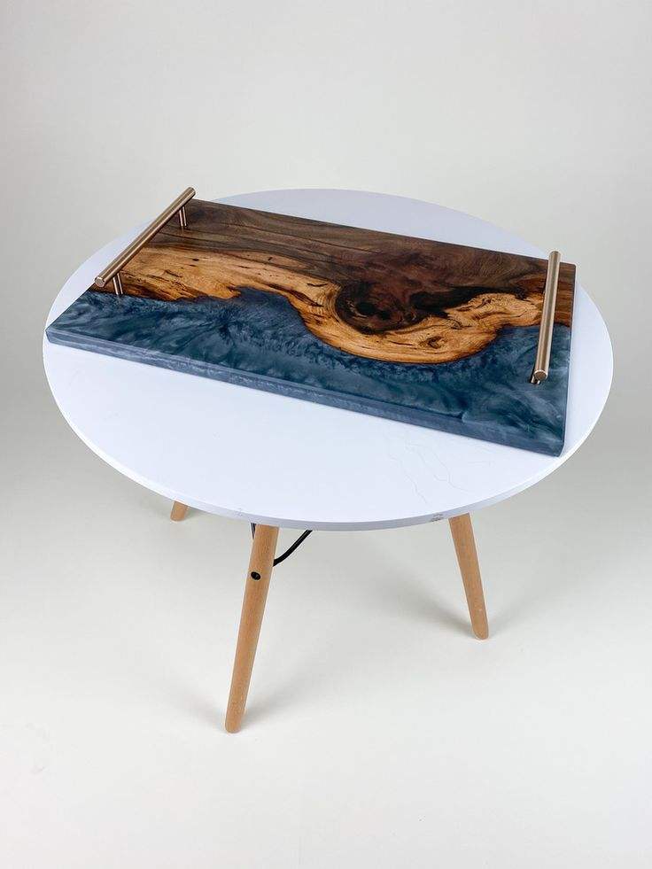 ไม้ธรรมชาติ + สีเรซินหลากสี