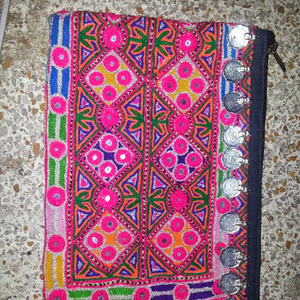 Bolso de Mano Bohemio de Algodón Bordado con Diseño de Paneles con Espejo y Cierre de Cremallera para Uso Diario de Mujeres - Product Image 4