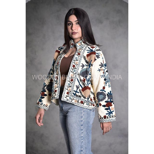 Chaqueta Corta Estilo Blazer de Algodón Suzani Hecha a Mano, Ecológica, Transpirable, con Bordado Floral para Mujer y Niña, con Ribete - Product Image 4