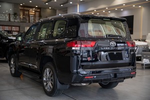 Toyota Land Cruiser en bon état, boîte de vitesses manuelle et automatique, carburant diesel, conduite à gauche, à vendre - Product Image 2