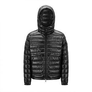 Nouvelle conception d'usine, veste matelassée légère en duvet noir coupe-vent pour homme, couleur unie classique - Product Image 1