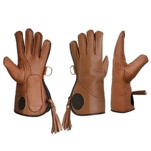 Gants de fauconnerie à manchette longue en cuir souple nubuck marron pour hommes et femmes - Product Image 1
