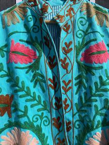 100% coton fait à la main unisexe toile Suzani brodé à la main veste courte Floral Suzani veste matelassée pour femmes - Product Image 5