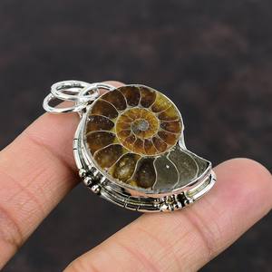 Pendentif en ammonite naturelle Collier élégant en argent sterling 925 fait à la main avec pierres précieuses - Product Image 4