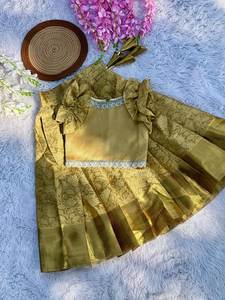 Presentamos nuestro 1 hermoso color suave Kanjivaram tela de seda Flaired lehenga Choli para fiesta de cumpleaños y función de desgaste a baja velocidad - Product Image 3