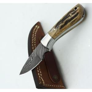 Couteau Skinner de qualité supérieure avec lame en acier damas faite à la main et poignée en corne personnalisable OEM bricolage couteaux de chasse cadeau pour les chasseurs - Product Image 6
