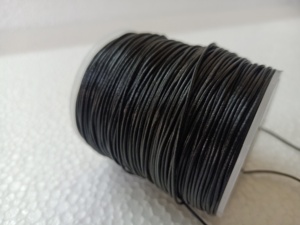 สายหนังสีดำขนาด1มม. ม้วนขนาด100เมตรเหมาะสำหรับนักออกแบบเสื้อผ้าและเครื่องประดับ - Product Image 5