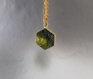 Genuino auténtico moldavita piedra preciosa colgante hermoso diseño hecho a mano 100% piedra preciosa natural 925 plata esterlina moldavita - Product Image 4