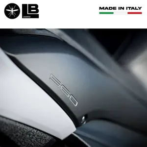 Set di Adesivi Personalizzati per Serbatoio Yamaha T-Max 2020-2021 - Impermeabili - Product Image 3