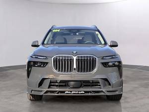 Últimas especificaciones para el BM-W ALPINA_XB7 SUV de lujo usado del 2024, 4.4L V8 Twin-Turbo AWD de alto rendimiento - Product Image 1