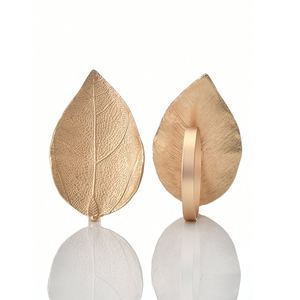 Meilleure vente de ronds de serviette en métal pour la décoration de table dans les hôtels de mariage et les restaurants avec personnalisation du logo - Product Image 1