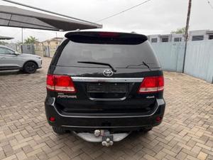 Toyota Fortuner 3.0D-4D 4X4 Usado, 2007, Volante a la Izquierda/Derecha - Product Image 3