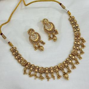 Hermoso conjunto de Collar chapado en oro con pendientes para mujeres y niñas Conjunto de collar de boda indio tradicional para mujeres - Product Image 1