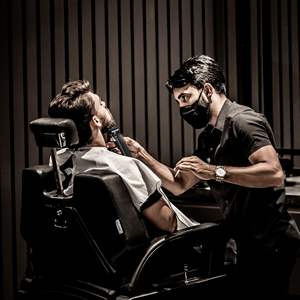 Cortadora de Pelo Inalámbrica Profesional para Hombre, Recortadora Zero Gap con Pantalla LED y 11 Peines Guía, Cuchilla de Acero Inoxidable - Product Image 1