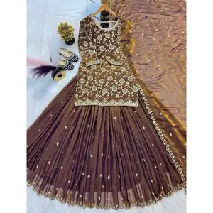 ชุดเลเฮนกาปักลายสำหรับผู้หญิง ดีไซน์เนอร์ออกแบบ พร้อมเสื้อและผ้าคลุมไหล่ สำหรับงานปาร์ตี้ - Product Image 1