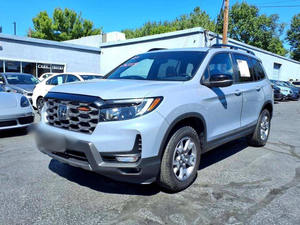 Meilleures voitures d'occasion de luxe 2022 CT4 V Blackwing Fleetwood automatiques avec intérieur en cuir et jantes en alliage d'aluminium R18 - Product Image 6