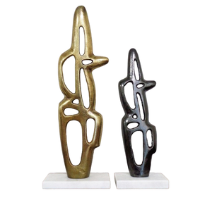 Vente en gros Sculpture en aluminium de grande taille Design unique de plumes Table décorative avec métal enduit de poudre de laiton naturel en vente - Product Image 4