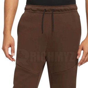 กางเกงวอร์มผู้ชายสีน้ำตาลช็อกโกแลต ทรงปกติ เรียบง่าย คุณภาพสูง กางเกงจ็อกกิ้งทันสมัย กางเกงวอร์มผู้ชายแบบปรับแต่งได้ - Product Image 3