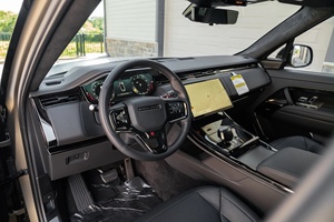 Range Rover Sport SV Edition One Noir Obsidienne SUV d'occasion certifié propre, en excellent état et confortable, versions LHD et RHD - Product Image 4