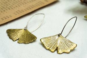 Pendientes colgantes grandes de concha de latón moderno, joyería llamativa naranja quemada - Product Image 4