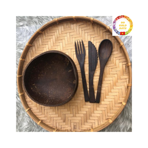 Cuillère en bois écologique pour la cuisine avec un design unique inspiré du cœur et toutes les tailles disponibles - Product Image 2