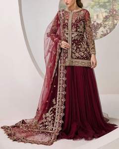 2025 @ Indian/Pakistani Maroon Stylish Net Kurta, Lehenga & Dupatta Dress con Dabka adornado, Pearl, Stone Work para Party-Wear - Product Image 1