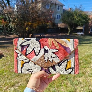 Sac à main perlé élégant pour femmes le plus vendu et le mieux conçu à la main pour le jour du mariage Style de dame élégante aux prix de gros - Product Image 1