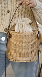 Bolso redondo de ratán con forro de algodón - Product Image 3