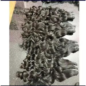 Extensions de Cheveux Humains de Haute Qualité Style Bouclé Naturel Cuticules Vierges Non Transformées Alignées Pas Cher Remy Cheveux Indiens Vente Chaude - Product Image 1