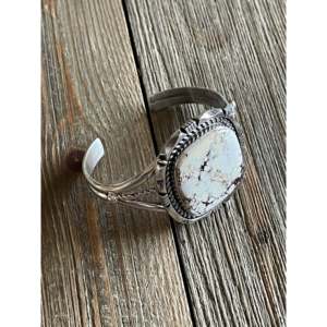 Bracelet manchette tendance en argent sterling et motif cheval sauvage Eddie Secatero - Product Image 3