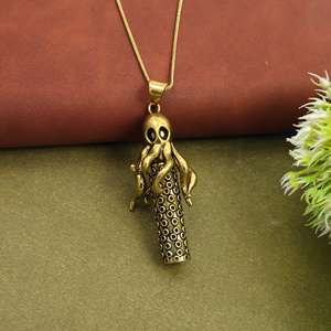 Collier pendentif pieuvre avec mini cuillère et boîte, en laiton, thème marin gothique, cadeau pour lui - Product Image 1
