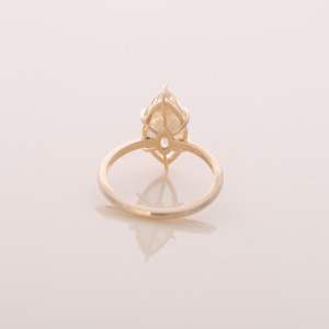 Anillo de Compromiso con Diamante Amarillo Cultivado en Laboratorio, Corte Marquesa de 3.5CT |   Anillo Solitario de Oro Blanco con Rosa Amarilla de 9K |   Joyería Fina para Mujer - Product Image 3