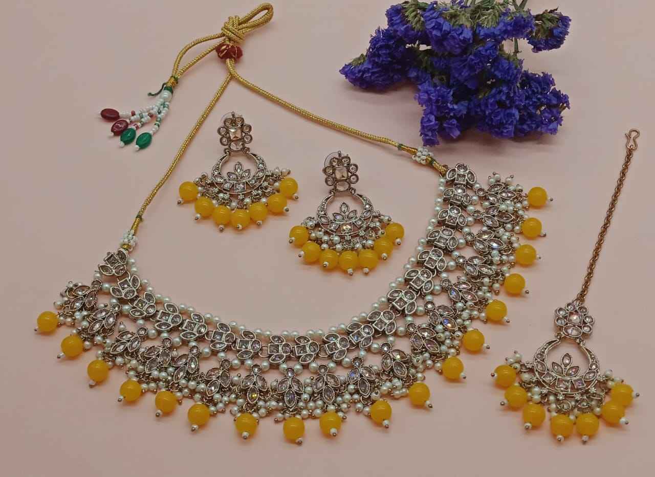 สีเหลือง