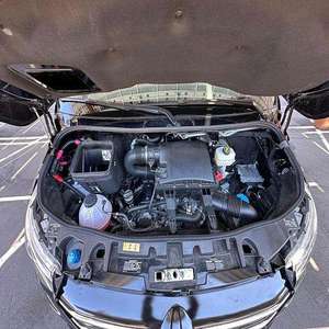 Sprinter 2500 con Volante a la Izquierda, Cámara Trasera, Listo para Enviar, con Asientos de Cuero, Faros LED, Techo Corredizo, 6 Plazas - Product Image 6